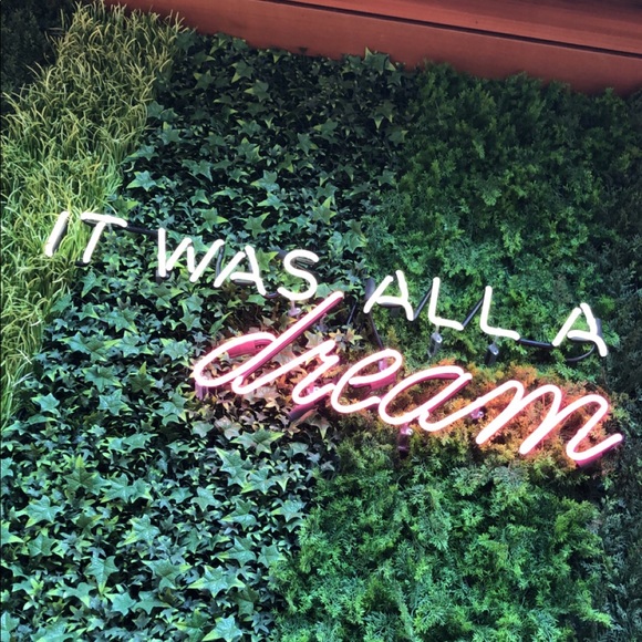 Meet your Posher, Adriana - Picture 1 of 1